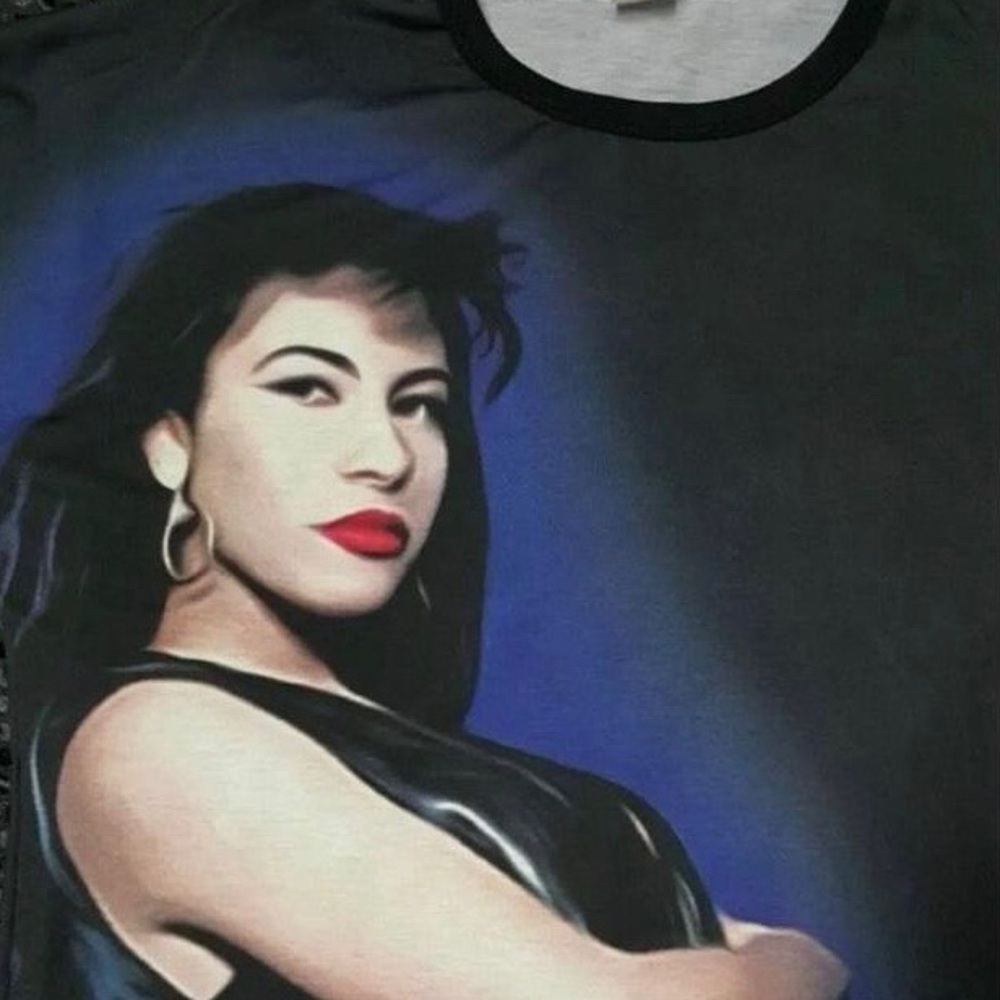 MAC Selena exclusive shirt size small run big